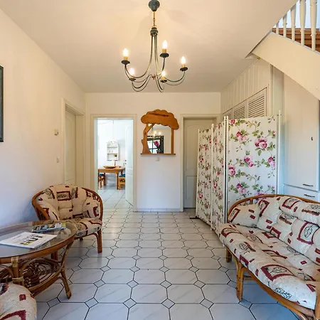 Ferien Unterm Reetdach In Appartement