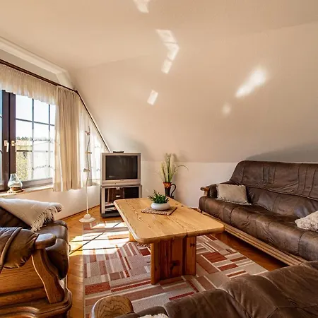 Ferien Unterm Reetdach In Appartement Baabe